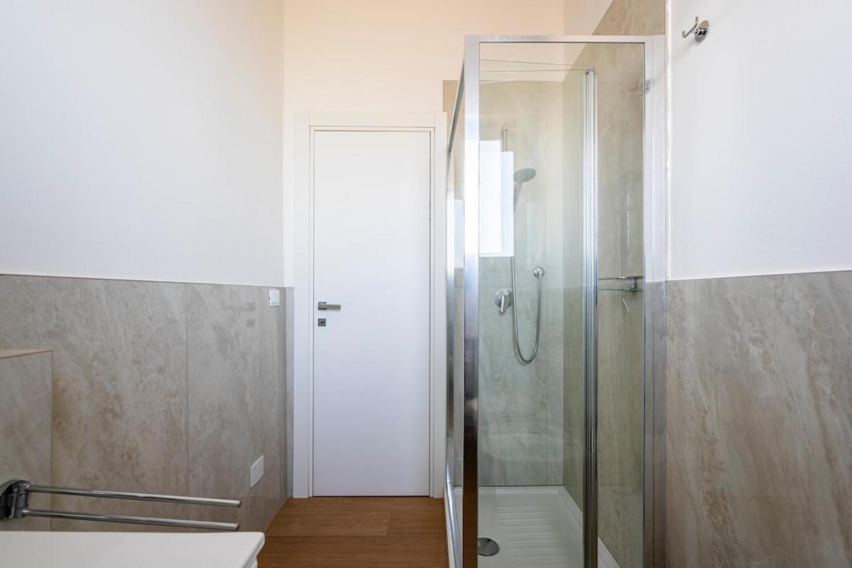 Panoramic Penthouse With Parking Space 2bdr *
